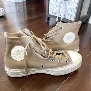 Tan converse